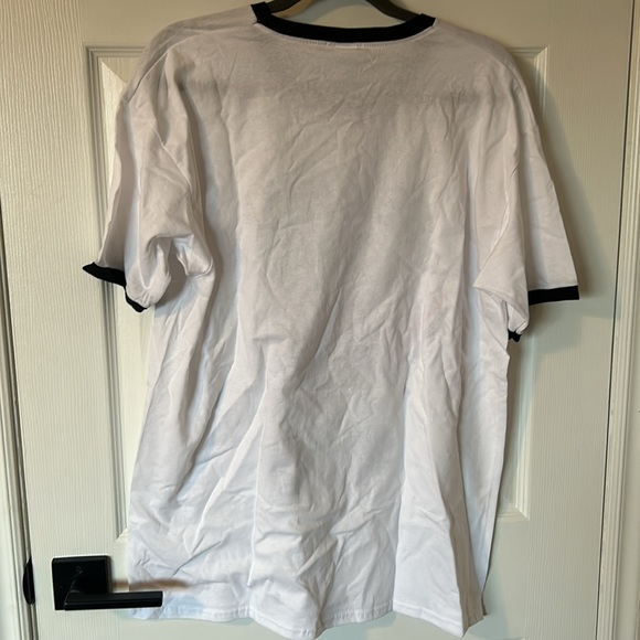 BUNDLE 3/$12 NWT Unisex Stranger Things Hellfire Club T-Shirt - Picture 5 of 5